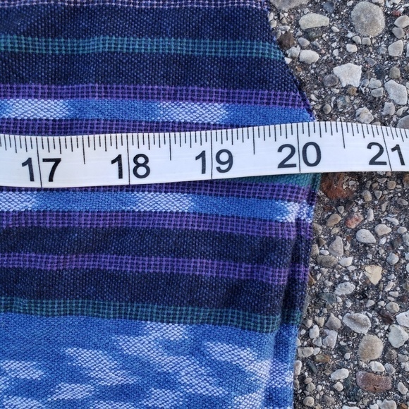 Tribal print cut off top L - Picture 2 of 3